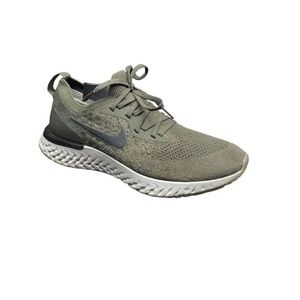 Nike Epic React Flyknit Green Running Shoes Size 9